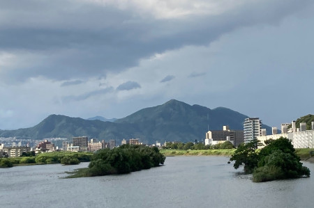 権現山と阿武山